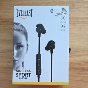 Everlast Black Wireless Sport Earphones Earfins